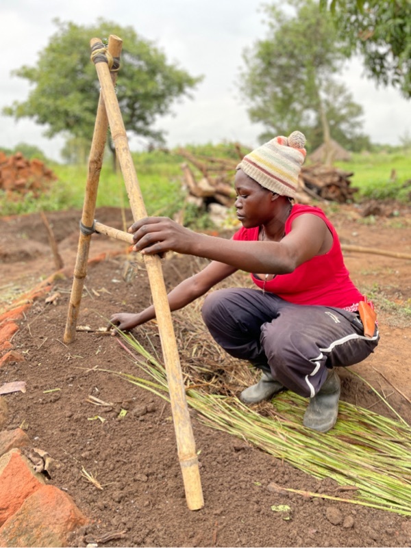 Woman setting up lorem.